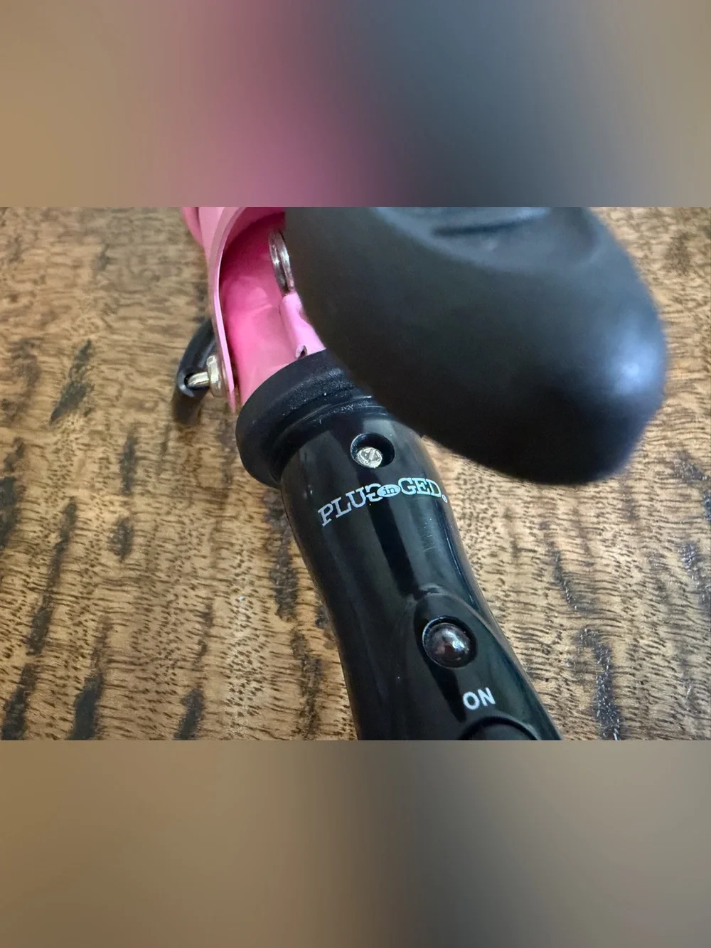 Plugged In Travel Mini Stow 'N Go Spiral Curling Iron / Wand – Pink & Black